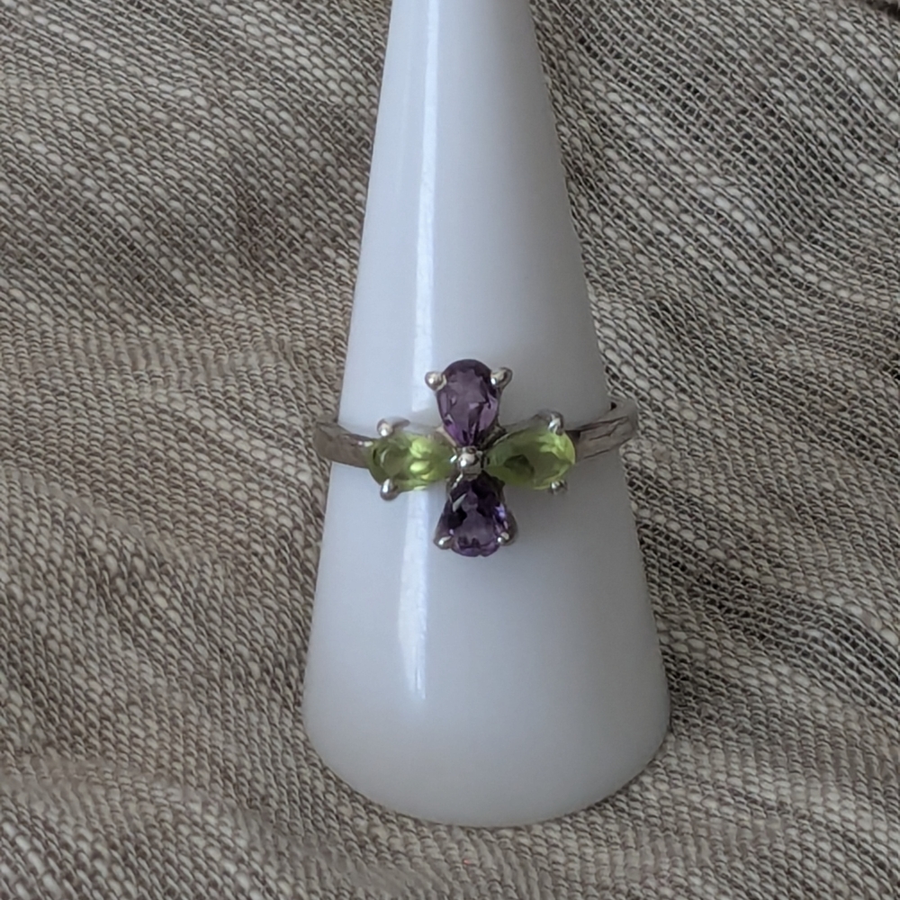 Elegant Sterling Silver Ring with Purple and Green Stone Flower - Picture 2 of 4